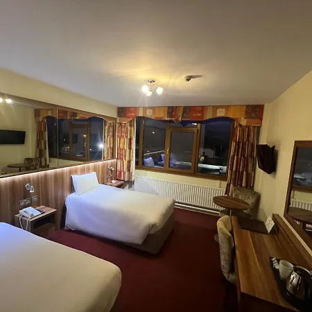 Hotel West County 3*
