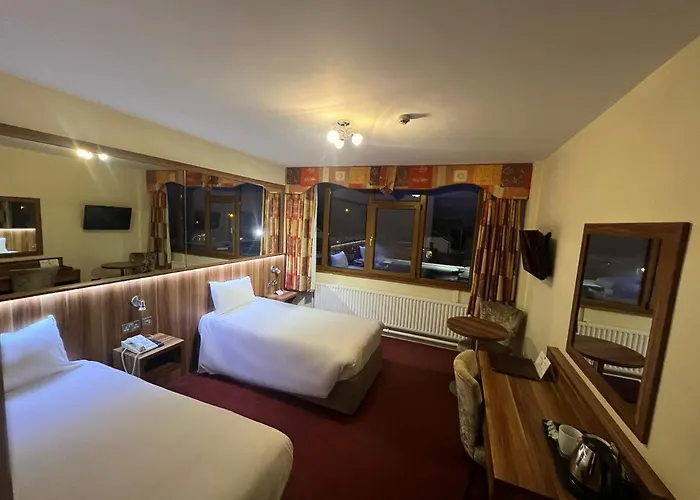 Hotel West County 3*