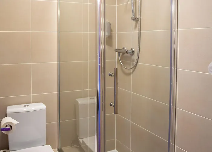 Отель West County 3*