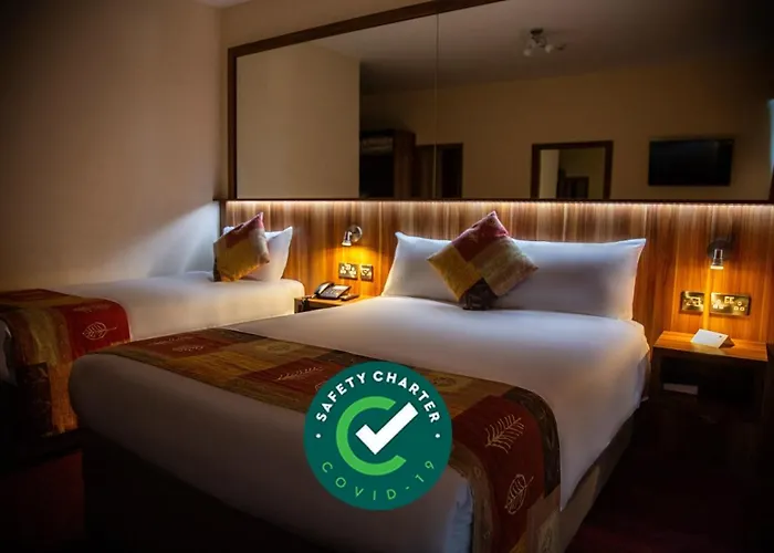 Отель West County 3*