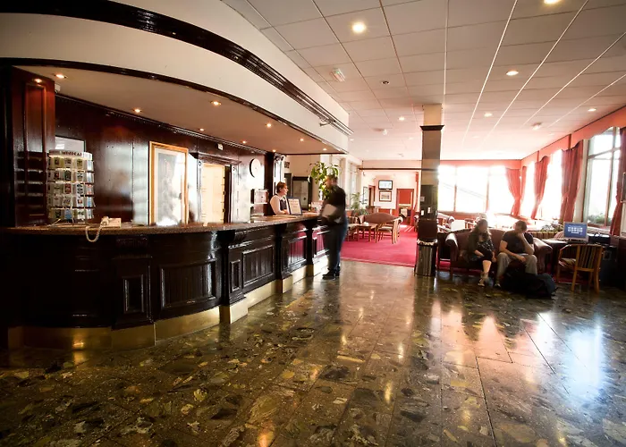 Отель West County 3*